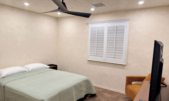 Socorro House | Spacious Desert Escape Home