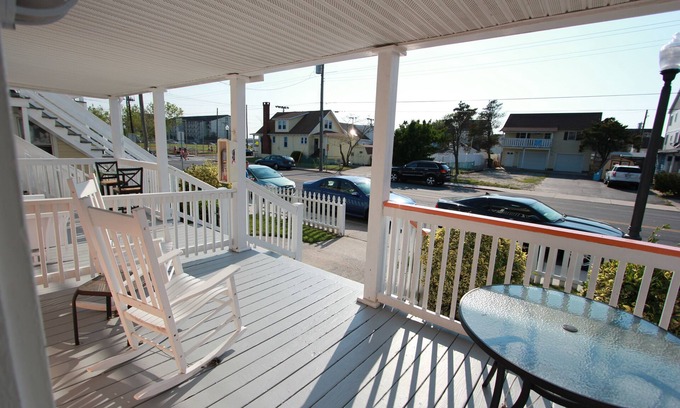 Ocean City Apartment | Spacious Dog friendly 2br near bay and Boardwalk