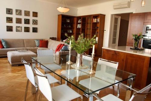 Josefov Apartment | Spacious elegance in the heart of Old Town