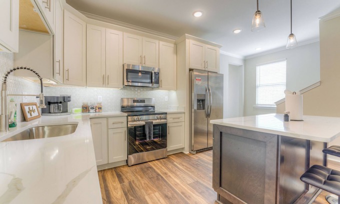 Downtown Memphis House | Spacious Entire Duplex Perfect for Families & Groups