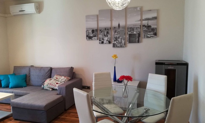 Vilanova I la Geltru Apartment | "Spacious 4 bedroom apartment in the center with terrace and elevator, near the sea"