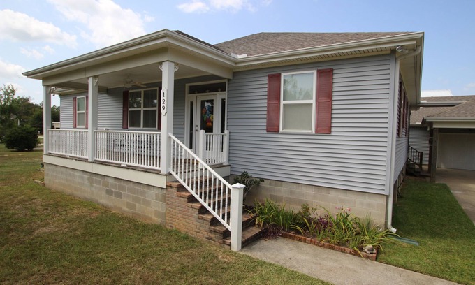 Bay St Louis House | Spacious Family Friendly Home with large covered deck close to the Beach