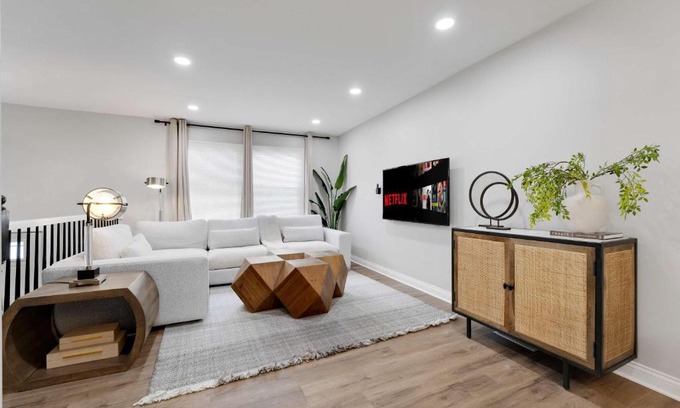 Hanover Park House | Spacious Family Getaway LCP Collection