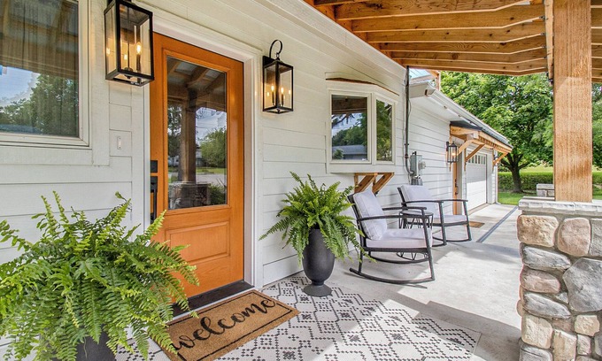 Manistee House | Spacious Family Getaway with Lake Access, Golf Nearby & Top-Rated Beaches!
