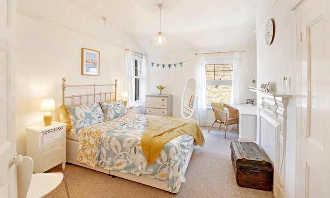 Sholden House | Spacious family home in Deal