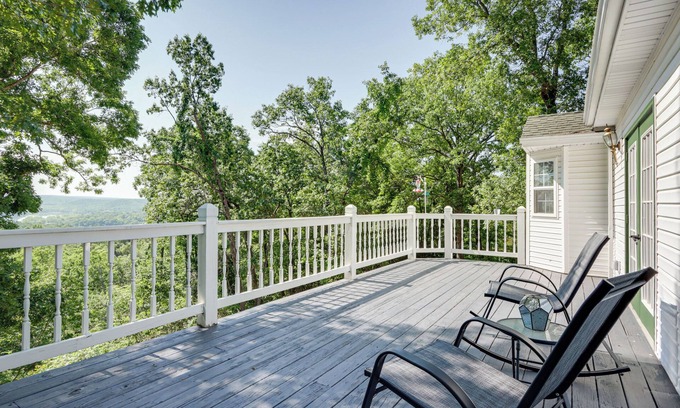 Camdenton House | Spacious Family Home Near Lake of the Ozarks!