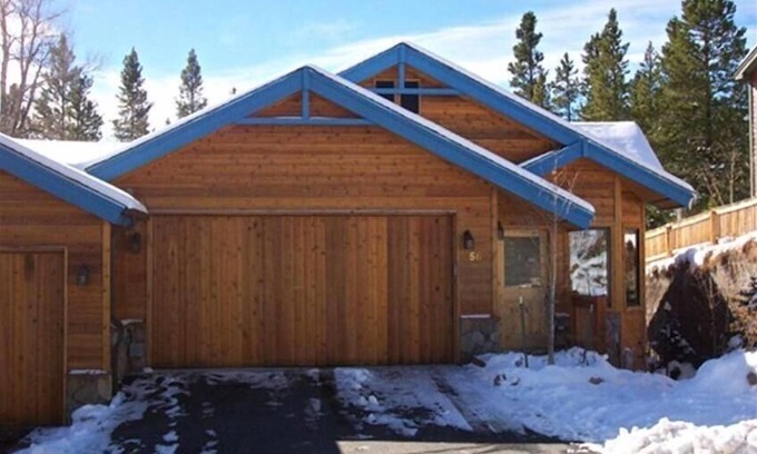 Silverthorne House | Spacious Family Home Close to 4 Ski Resorts, Summit County CO- Mountain Serenity