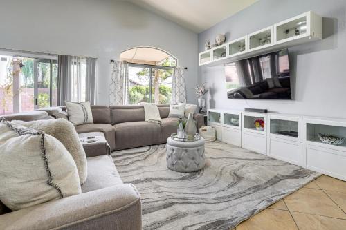 Tempe House | Spacious Family Home with Yard Near Arizona Mills!