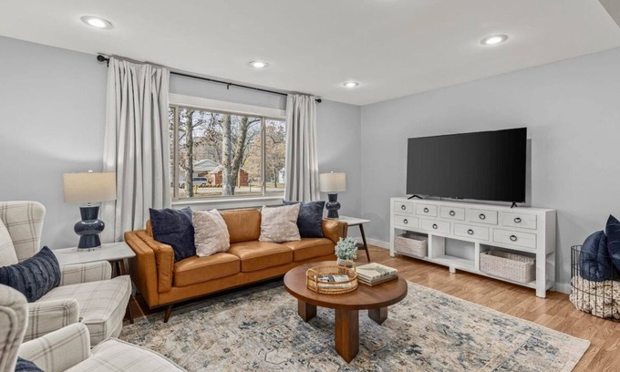 Siloam Springs House | Spacious Family Haven - Walk to Downtown & JBU