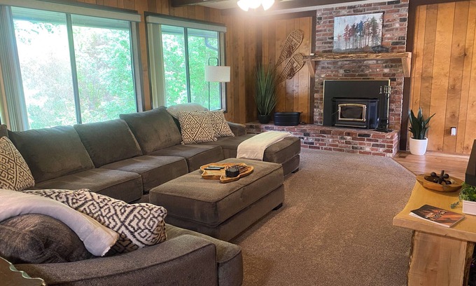 Packwood House | Spacious Family Vacation Retreat!