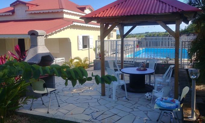Sainte-Rose House | Spacious family villa with pool, close to the beach
