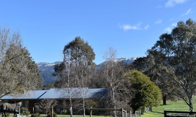 Eurobin Other | Spacious farmhouse on the rail trail with stunning views of Mount Buffalo.