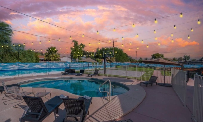 North Mountain House | Spacious Fun Retreat - Perfect For Group Bonding