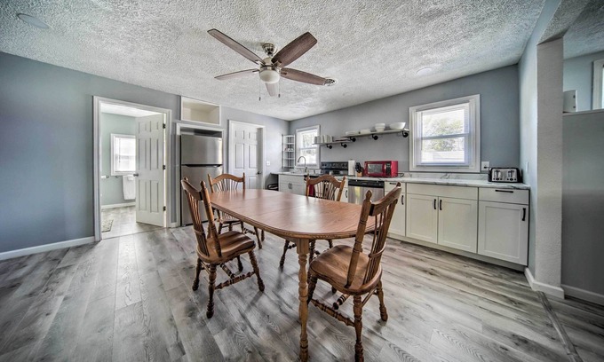 Geneva-on-the-Lake House | Spacious Geneva House < .5 Mi to The Strip!