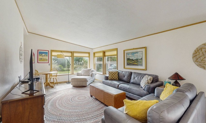 Loleta House | Spacious getaway w/marvelous bay and beach views, jetted tub, & gas grill
