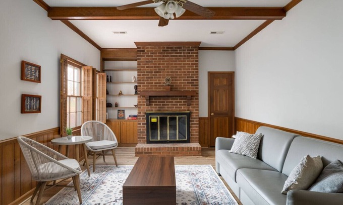 Greensboro Apartment | Spacious Golf Course Townhouse