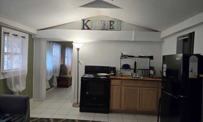 Mobile Cottage | Spacious Guest house in Midtown within walking distance of downtown