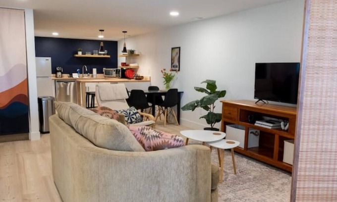 Highlands House | Spacious guest suite w/private entry