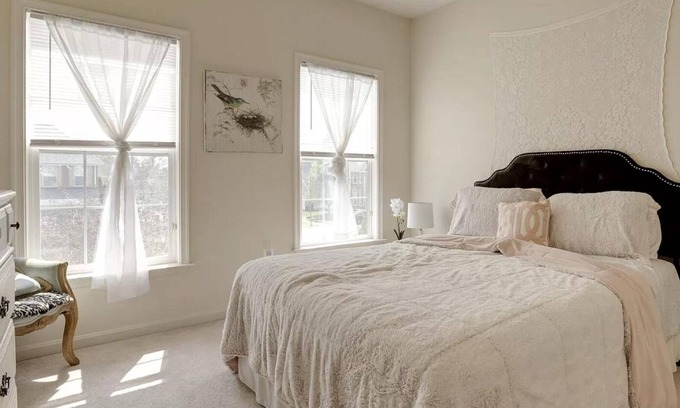 Lakeview House | Spacious haven for your vacation.