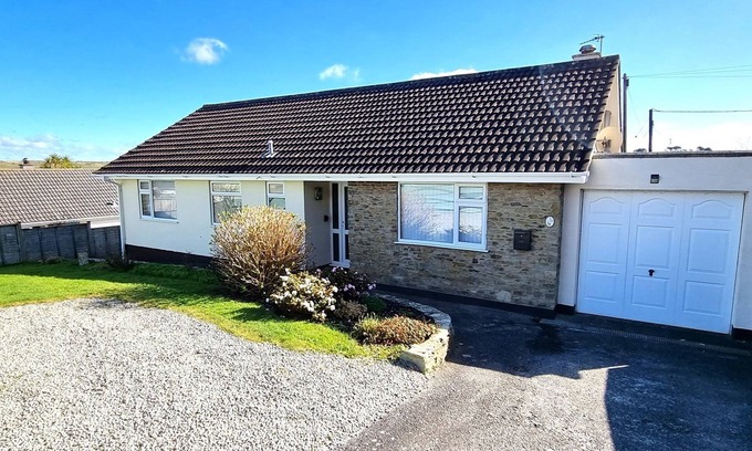 Perranporth House | Spacious holiday home with wrap around gardens