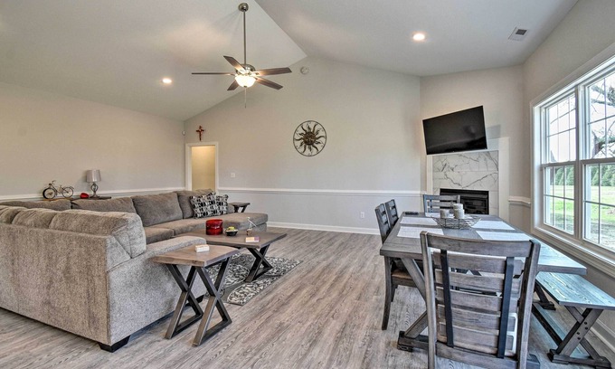 Cape Charles House | Spacious Home < 1 Mi to Kiptopeke State Park!