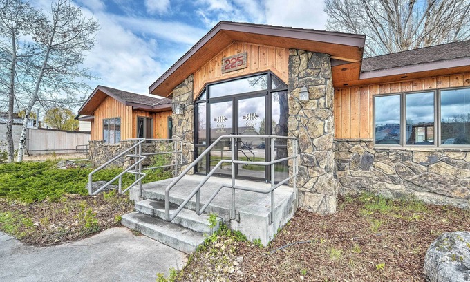 Ten Sleep House | Spacious Home 10 Minutes to Ten Sleep Canyon!