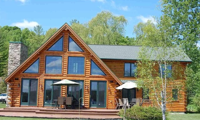 Petoskey House | Spacious home on the North Arm of Walloon Lake - 10 min from Petoskey