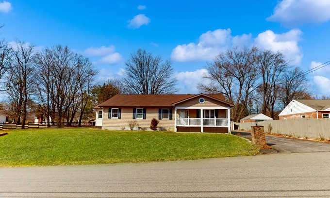 Jefferson Heights House | Spacious home with enormous yard & firepit - near trails, village center