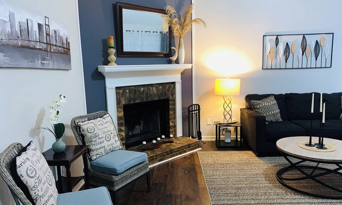 Gracewood House | Spacious Home with parking in Augusta & Fort Eisenhower