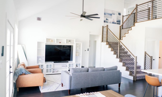 Del Valle House | Spacious house on large lot with Gameroom in Garage near COTA