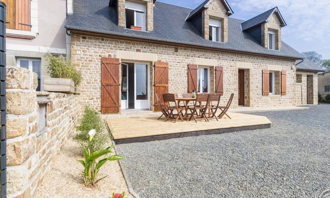 Lolif Cottage | Spacious house with fireplace and terrace in Lolif, perfect for families