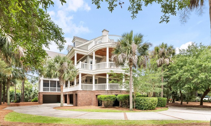 Vanderhorst Plantation House | Spacious Kiawah Island Estate with Wraparound Porches