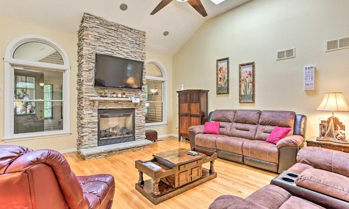 Lackawaxen House | Spacious Lackawaxen Home with Deck and Gas Grill!