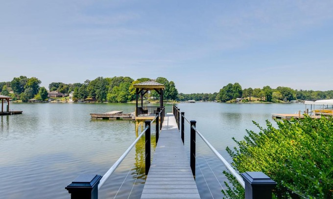 Lake Norman of Catawba House | Spacious Lake Norman Retreat with Boat Ramp!