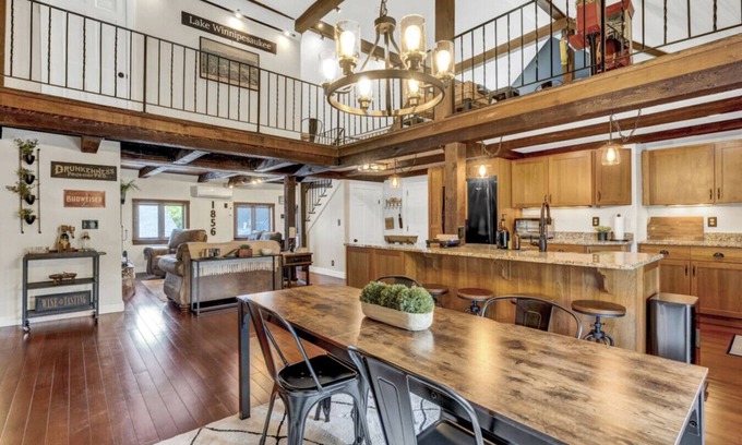 Wolfeboro Condo | Spacious Luxe Condo in Historic Downtown Wolfeboro