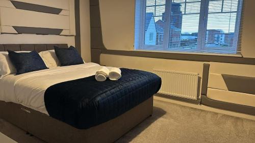 Wolverhampton House | Spacious Luxurious Serviced Accommodation 5