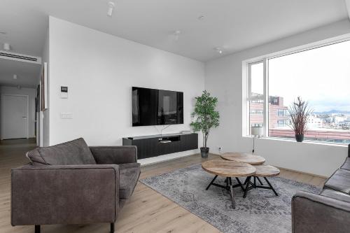 Hliðar Apartment | Spacious Luxury 3BR Apartment with 2 bathrooms 1003
