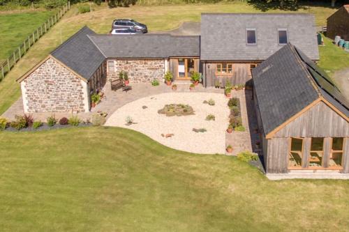 Torrington Villa | Spacious Luxury barn conversion - next to Tarka Trail cycle path
