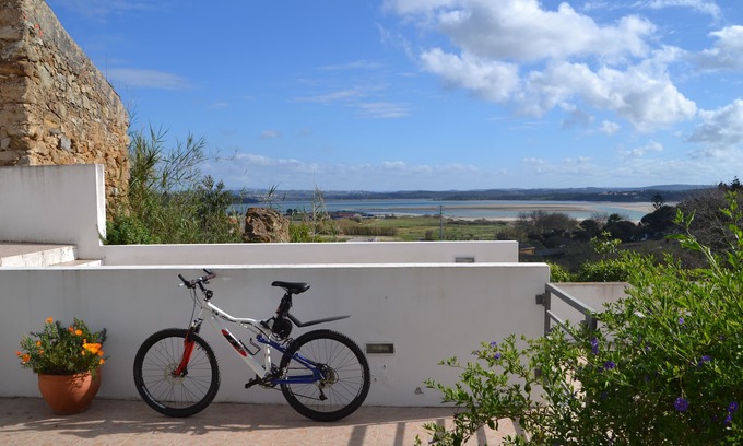 Foz do Arelho House | Spacious, modern, comfortable villa with lagoon view, pool & close to the beach