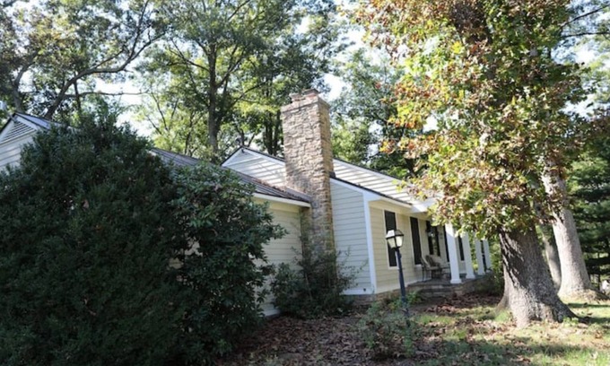 Middleburg House | Spacious Modern Home on Middleburg Horse Farm