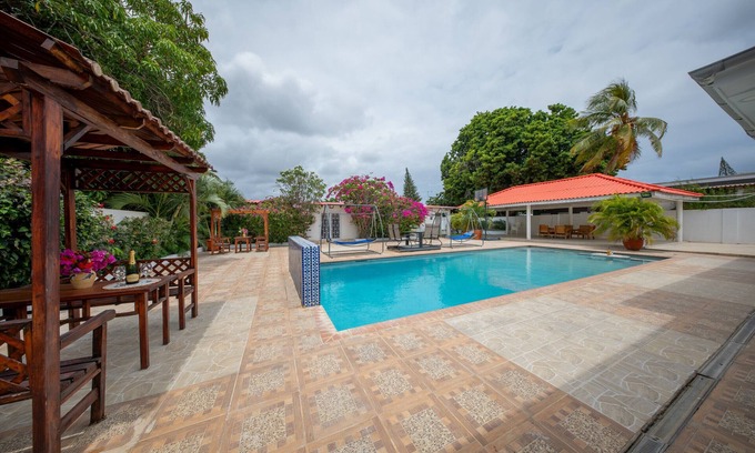 Willemstad Villa | Spacious Modern Villa with private Pool by Willemstad