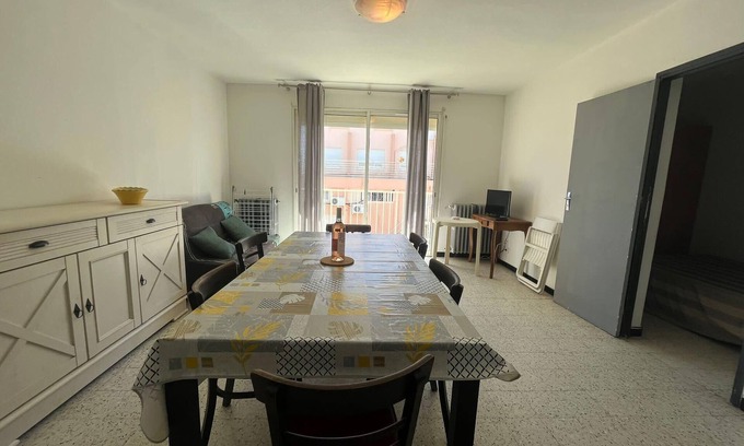 Port-la-Nouvelle Apartment | Spacious nest with sea view