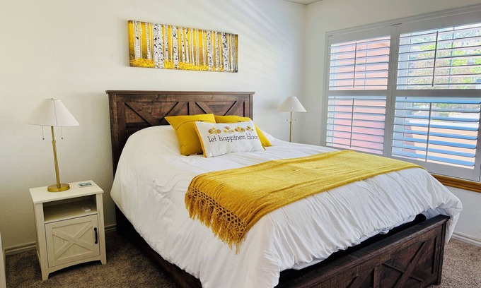 Boulder House | Spacious North Boulder Townhome w/Theater Room & Ensuite Baths for Month+ Stays