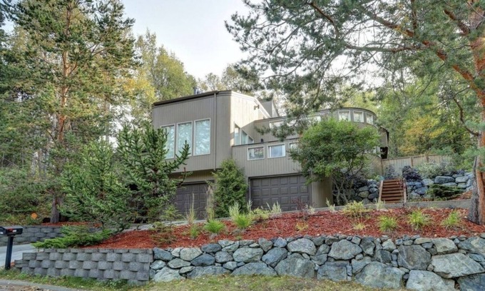 Old Seward - Oceanview House | Spacious Oceanview with amazing kitchen!
