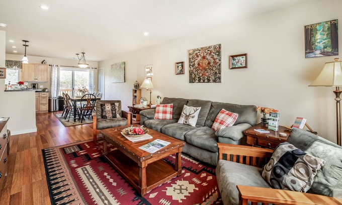 Orick Cabin | Spacious Outdoorsy Retreat w/ Free WiFi, Gas Grill, Large Deck & Ideal Location