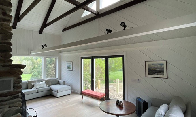 Moscow House | Spacious, pet-free mountain retreat perfect for hosting groups on 15 acres
