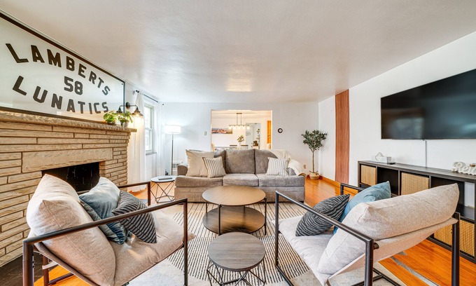 Mount Washington Apartment | Spacious Pittsburgh Getaway ~ 2 Mi to Downtown!