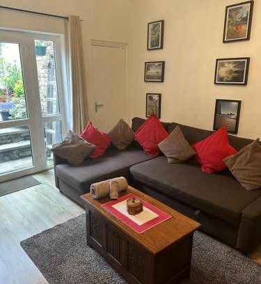 Camberwell Green Apartment | Spacious private studio