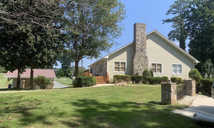 Mount Airy Apartment | Spacious Private Suite minutes from downtown