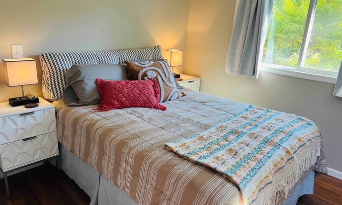 Mishawaka House | Spacious remodeled ranch with kitchen extras. Fenced-in backyard, pets welcome.